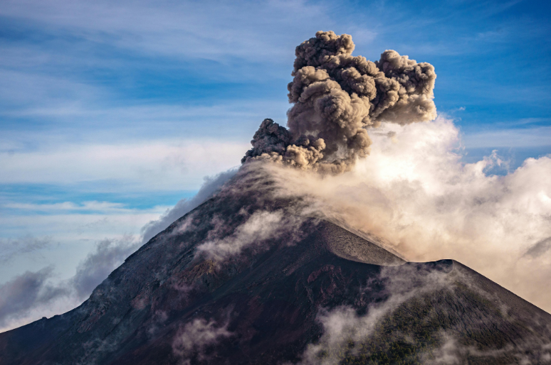 Apakah Aktivitas Manusia Bisa Memicu Erupsi? Ini Faktanya